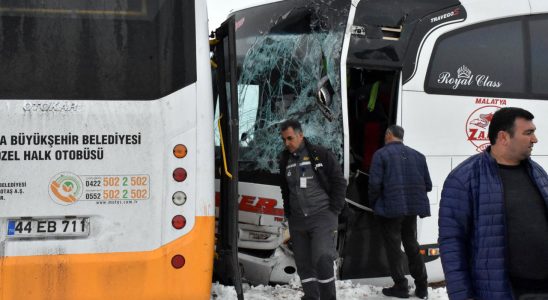 Malatya'da 2 otobüs çarpıştı! Ölü ve çok rakamda yaralı bar