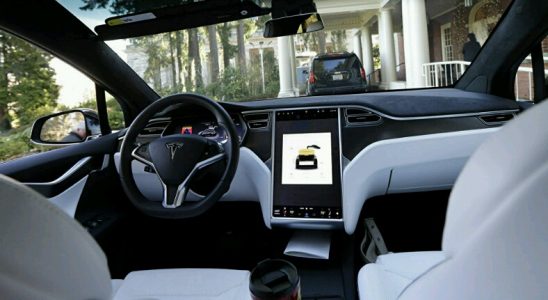 İddia: Tesla Autopilot, İnsan Sürücülere Göre Daha Becerisiz