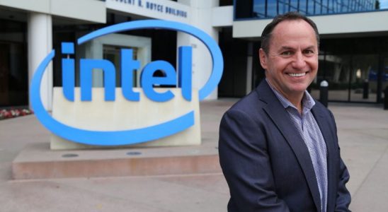 Intel’in CEO’su, Modem İmal Ünitesini Neden Sattıklarını Açıkladı