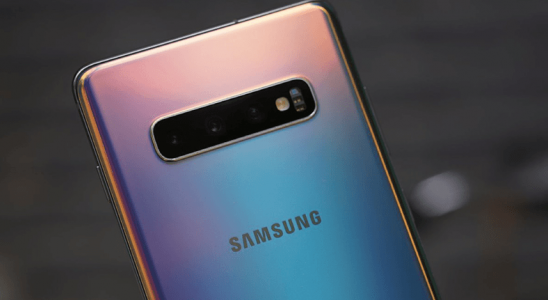 Samsung'un Galaxy S10+'a Özel Sunduğu Renk, Galaxy S10e'de de Kullanılacak